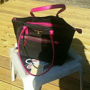 Michael Kors Nylon Kelsey black/ultra pink NWT